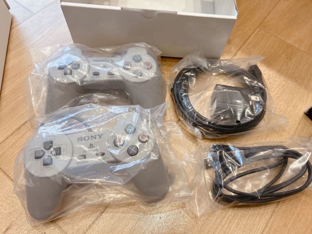 プレイステーションクラシック【外箱以外未開封】