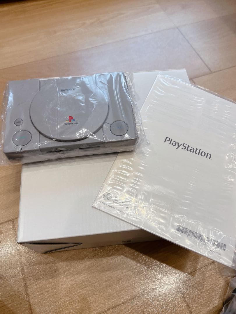 プレイステーションクラシック【外箱以外未開封】