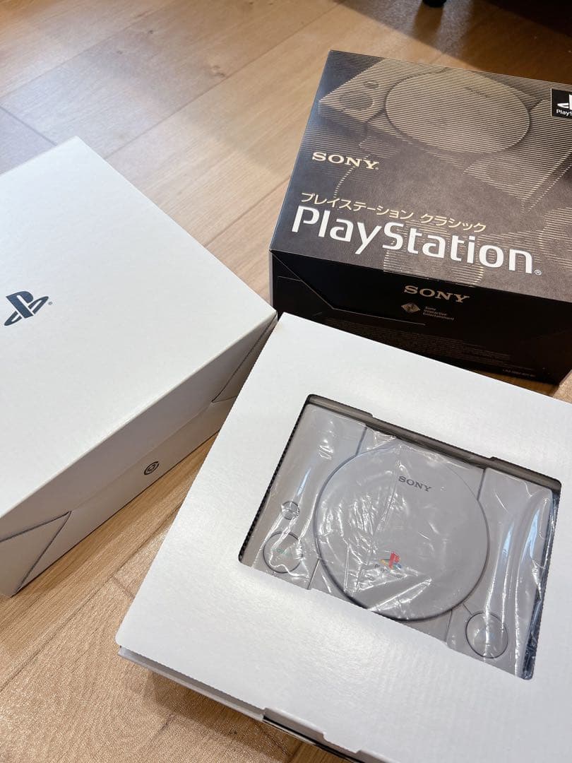 プレイステーションクラシック【外箱以外未開封】