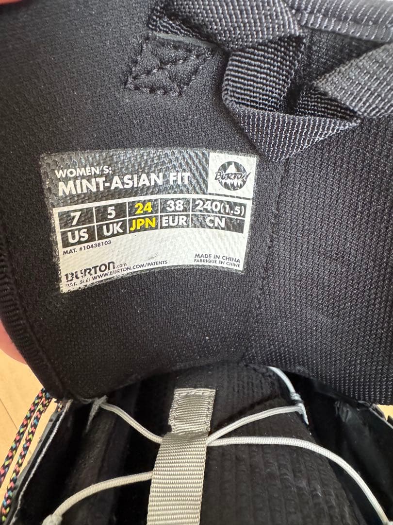BURTON MINT-ASIANFIT 24 バートンブーツ　スノーボード