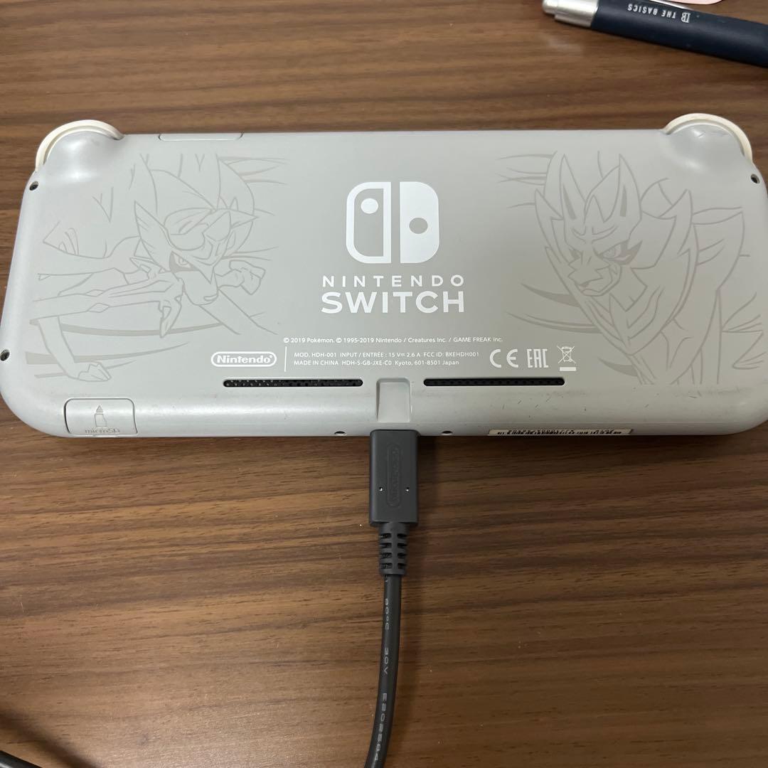 Nintendo Switch Lite ポケモンデザイン　ジャンク