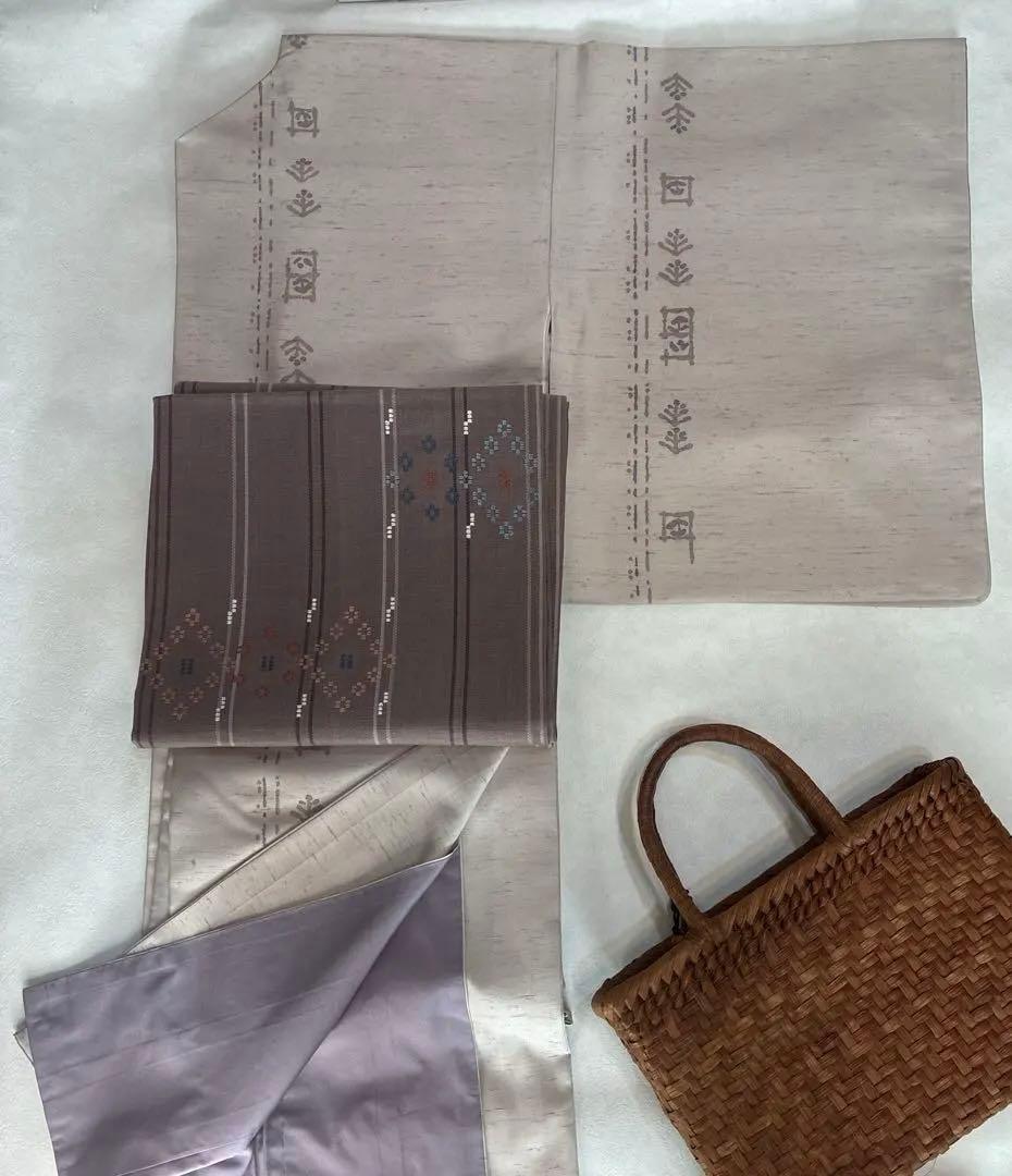 着物単品　袷　白山工房 牛首紬　染色家 市川純一郎　薄小豆色　草花　作家もの