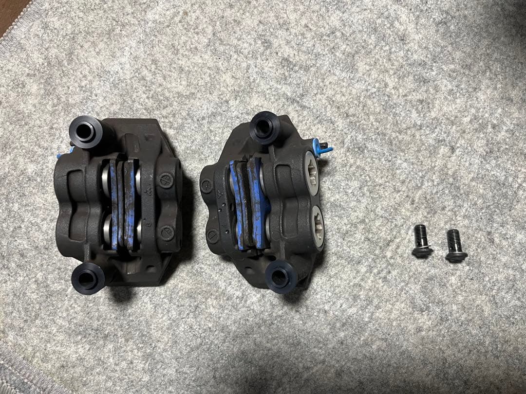 純正ブレーキキャリパー　yzf-r6