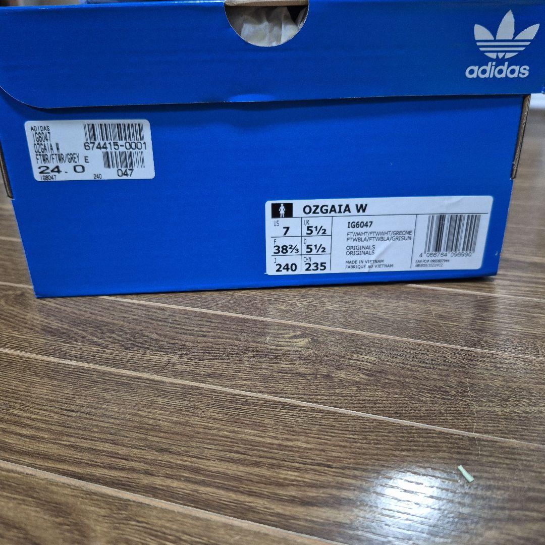 adidas ホワイト スニーカー