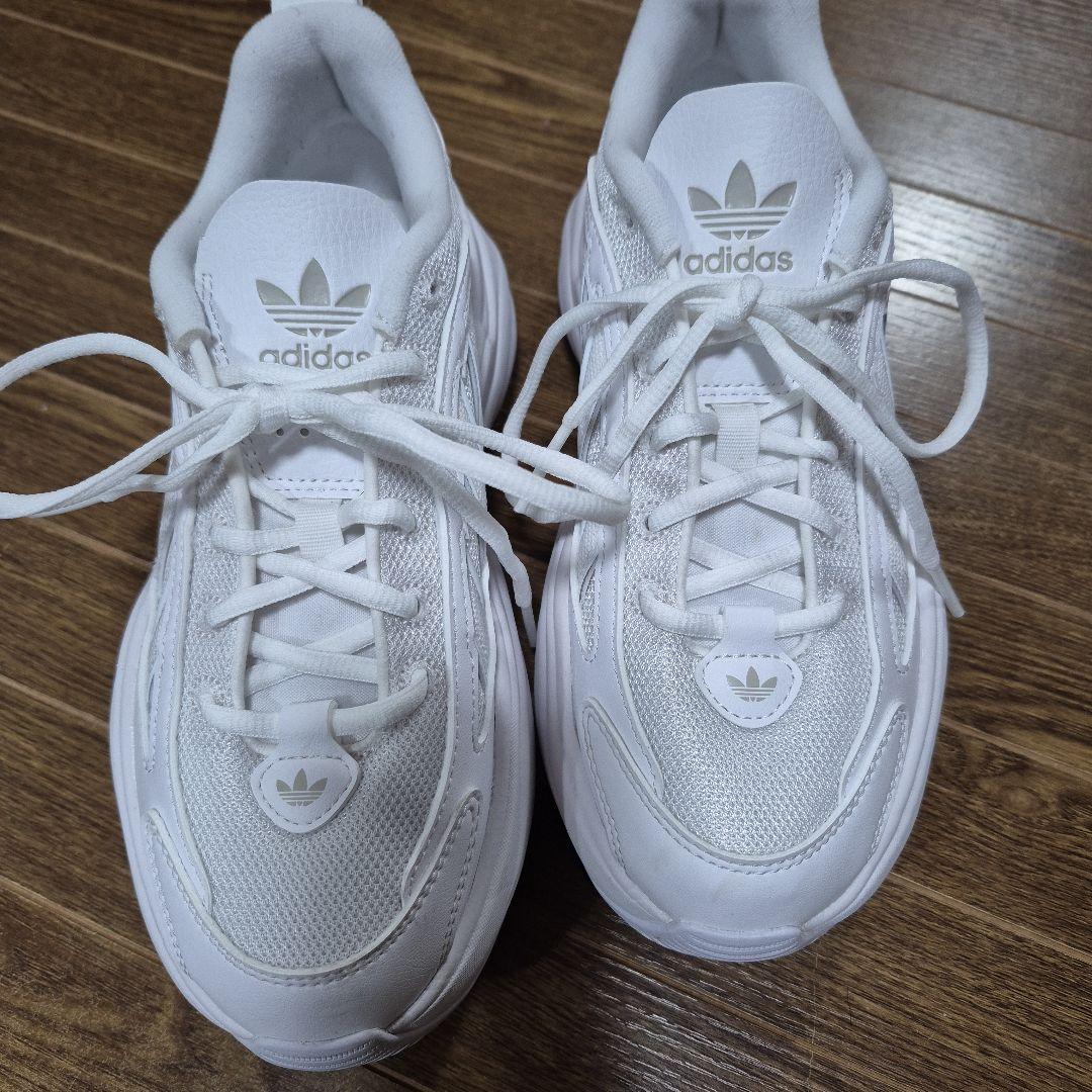 adidas ホワイト スニーカー