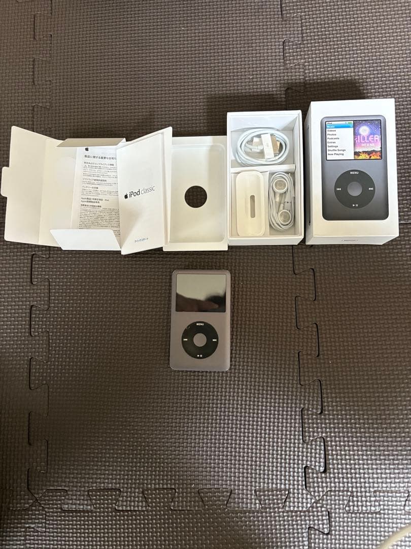 iPod Classic 160GB 本体と付属品