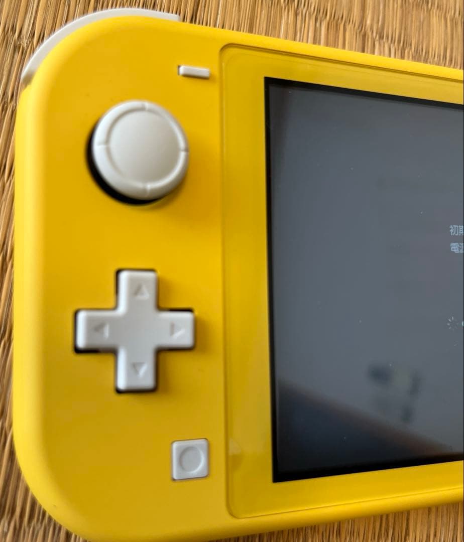 Nintendo Switch Lite イエロー　専用フリップカバー付き