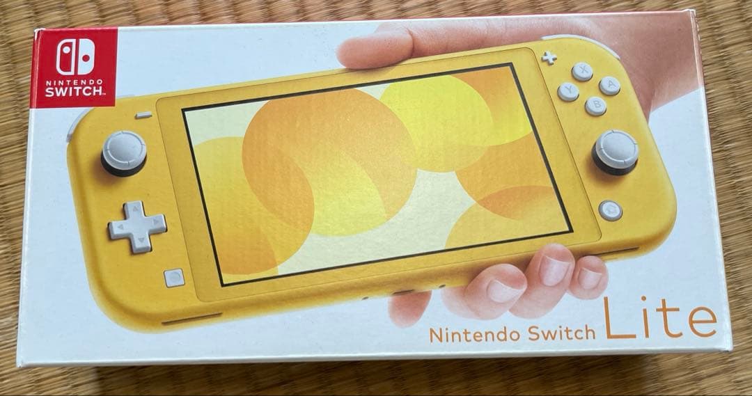 Nintendo Switch Lite イエロー　専用フリップカバー付き