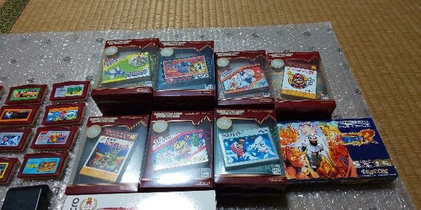 ゲームボーイミクロ本体とカセット17個セット品任天堂20周年記念限定品！！