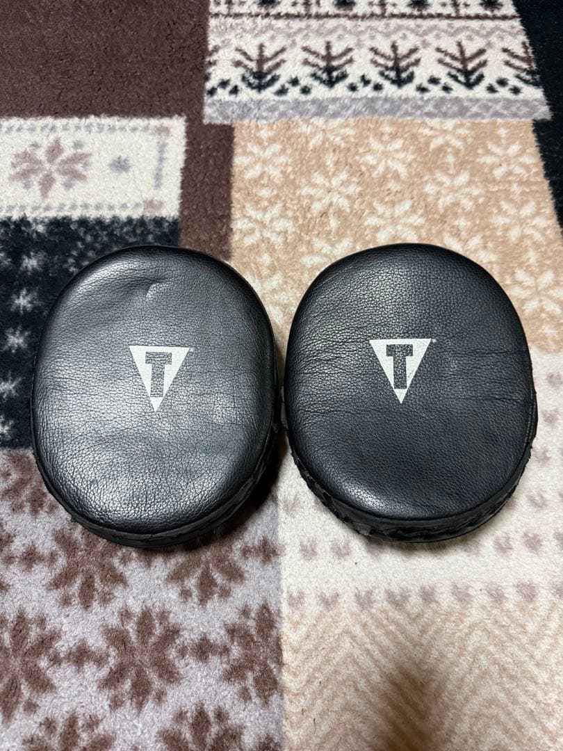 TITLE パンチングミット 黒