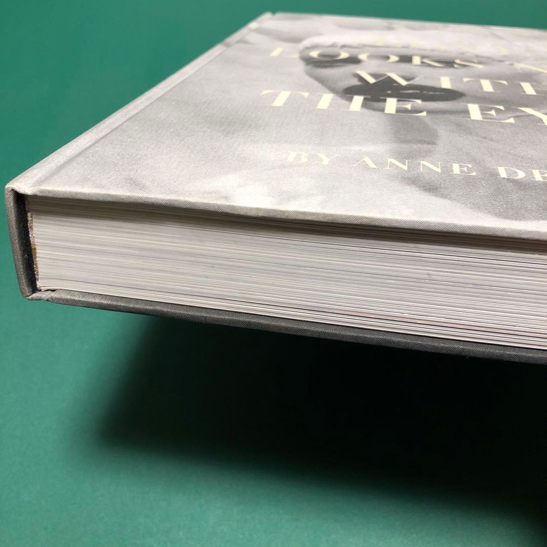 洋書 LOVE LOOKS NOT WITH THE EYES