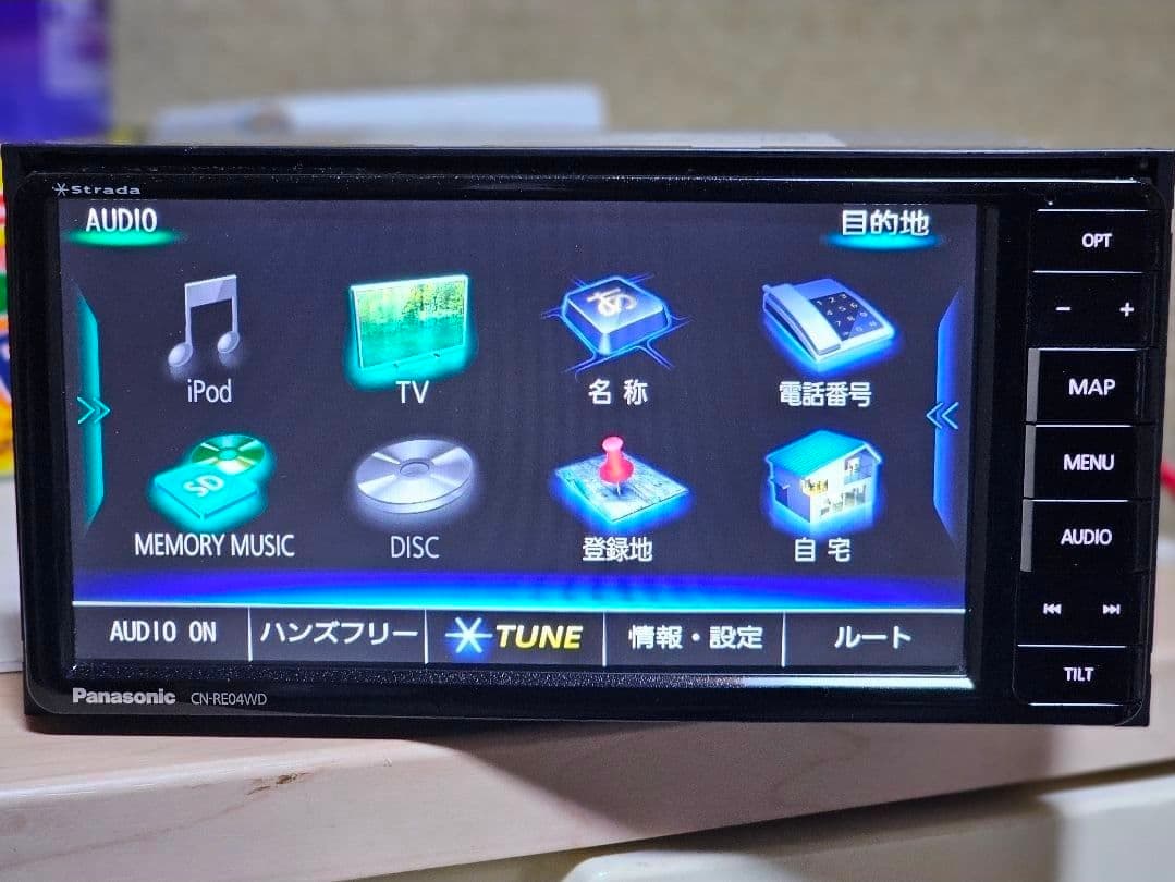 Panasonic CN-RE04WD カーナビ　ストラーダ
