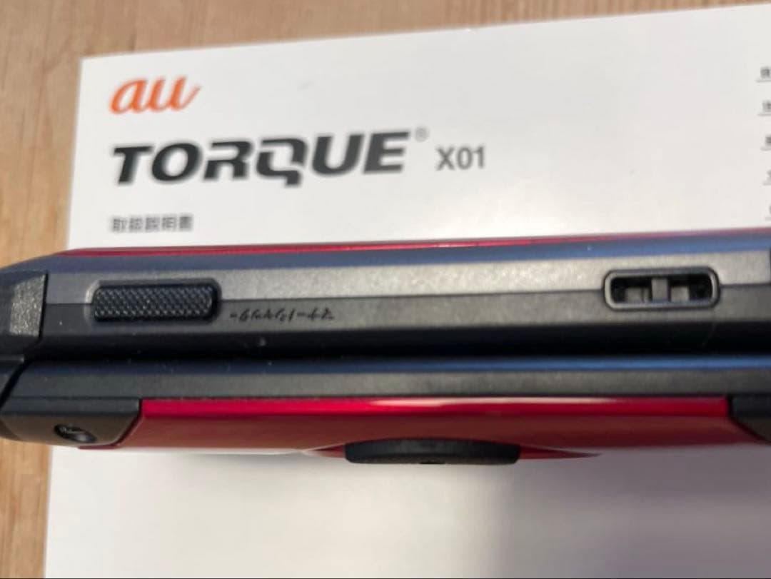 au TORQUE X01 KYF33 レッド　SIMフリー