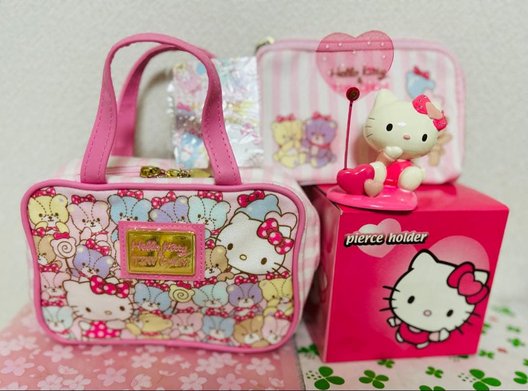 HELLO KITTY♥︎TINY CHUM バッグ・ポーチ& ピアスホルダー♥︎