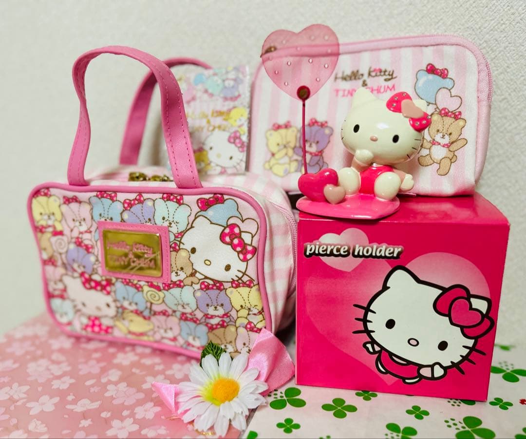 HELLO KITTY♥︎TINY CHUM バッグ・ポーチ& ピアスホルダー♥︎