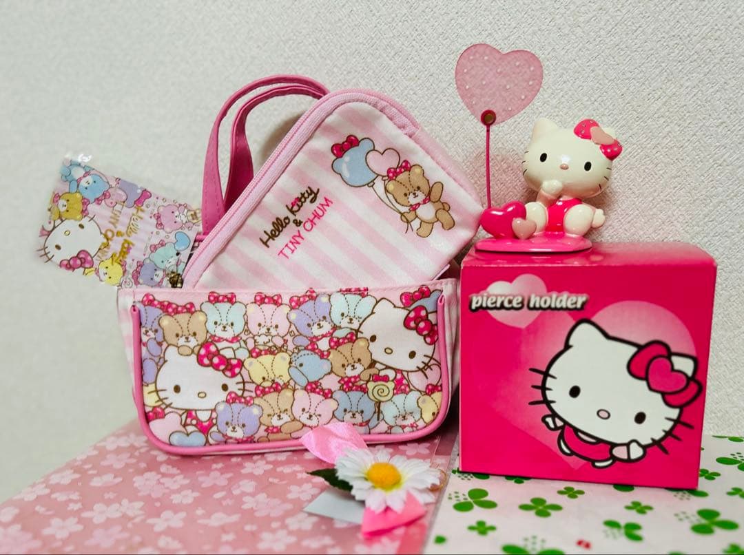 HELLO KITTY♥︎TINY CHUM バッグ・ポーチ& ピアスホルダー♥︎