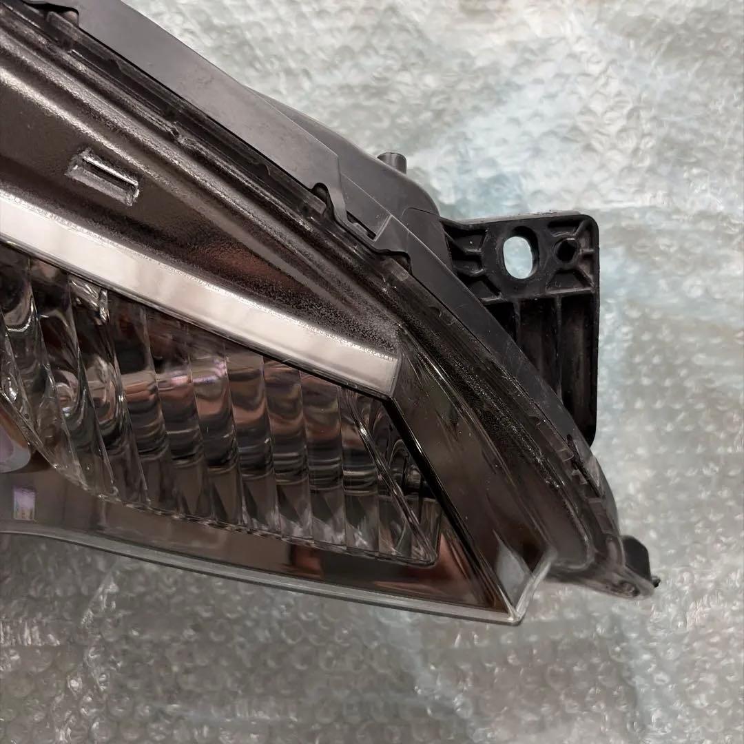 フィット　ヘッドライト　GP5 右