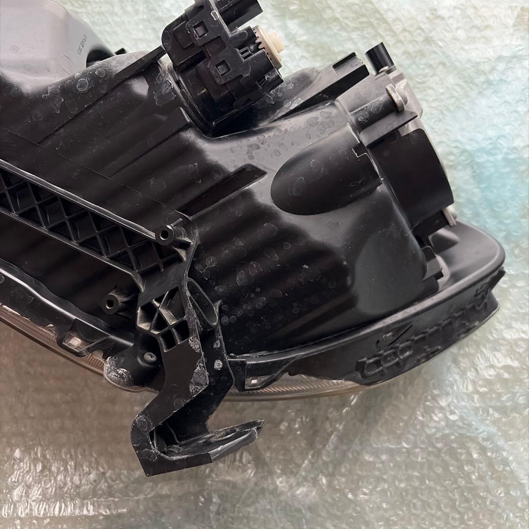 フィット　ヘッドライト　GP5 右