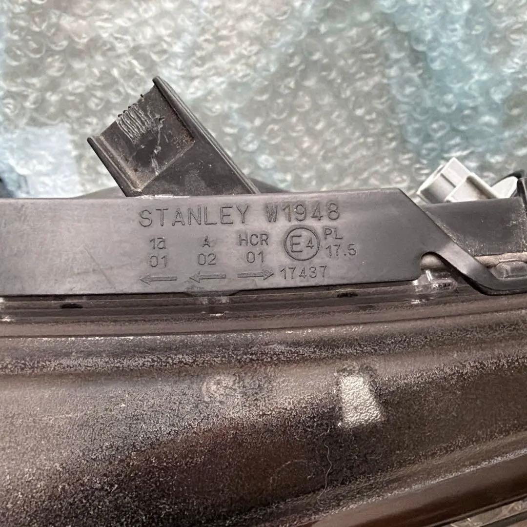 フィット　ヘッドライト　GP5 右