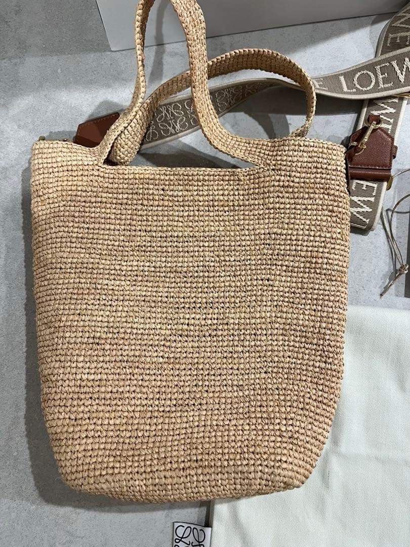 最終値下げ LOEWE スリットバッグミニ　カゴバッグ斜めがけ