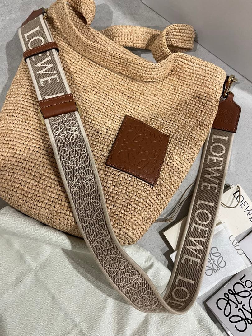 最終値下げ LOEWE スリットバッグミニ　カゴバッグ斜めがけ