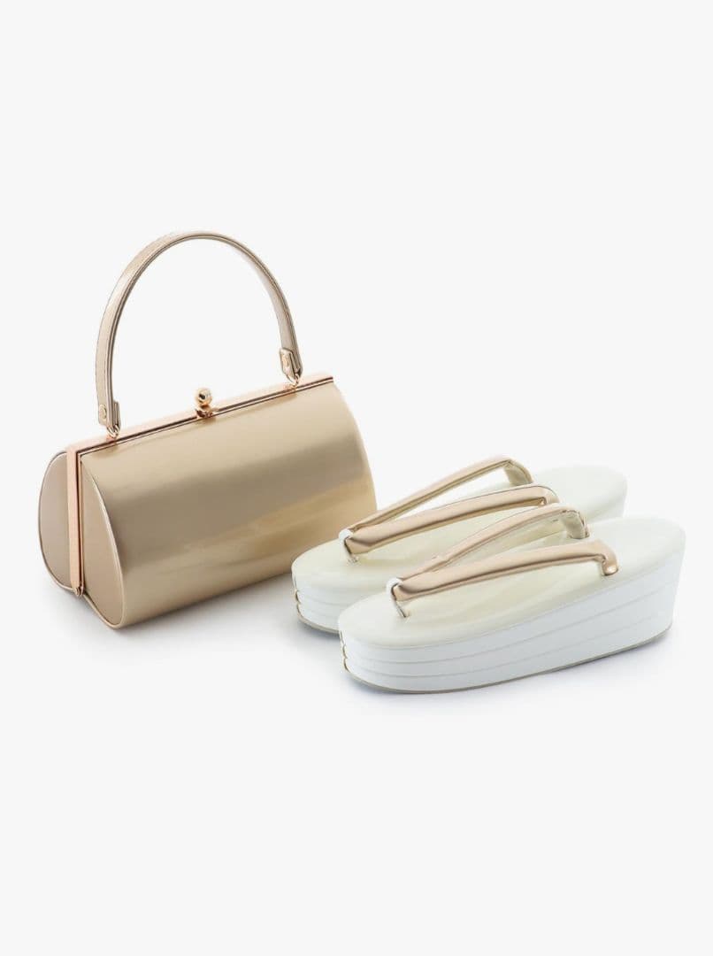 ゴールドクラッチバッグと草履のセット