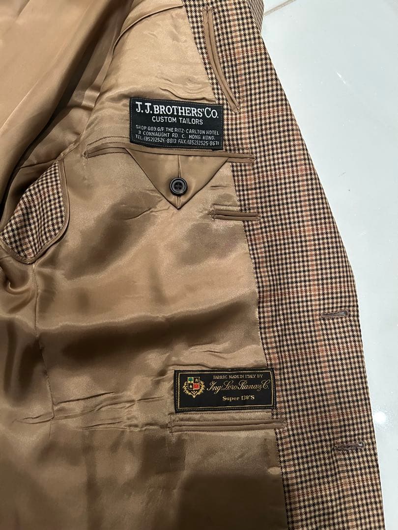 専用イタリア製生地ブラウン　ブレザーとスラックスのセット海外ホテルTaylor