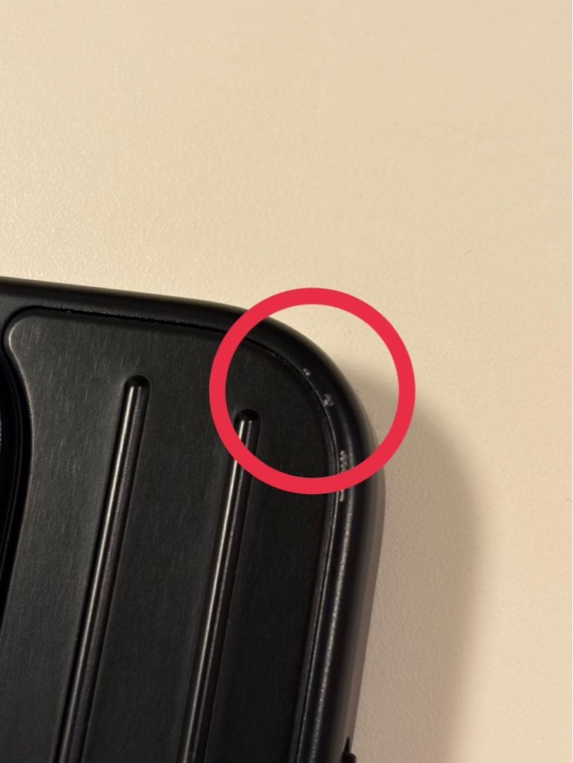 RIMOWA iPhone 16 Pro ブラック　アルミニウム