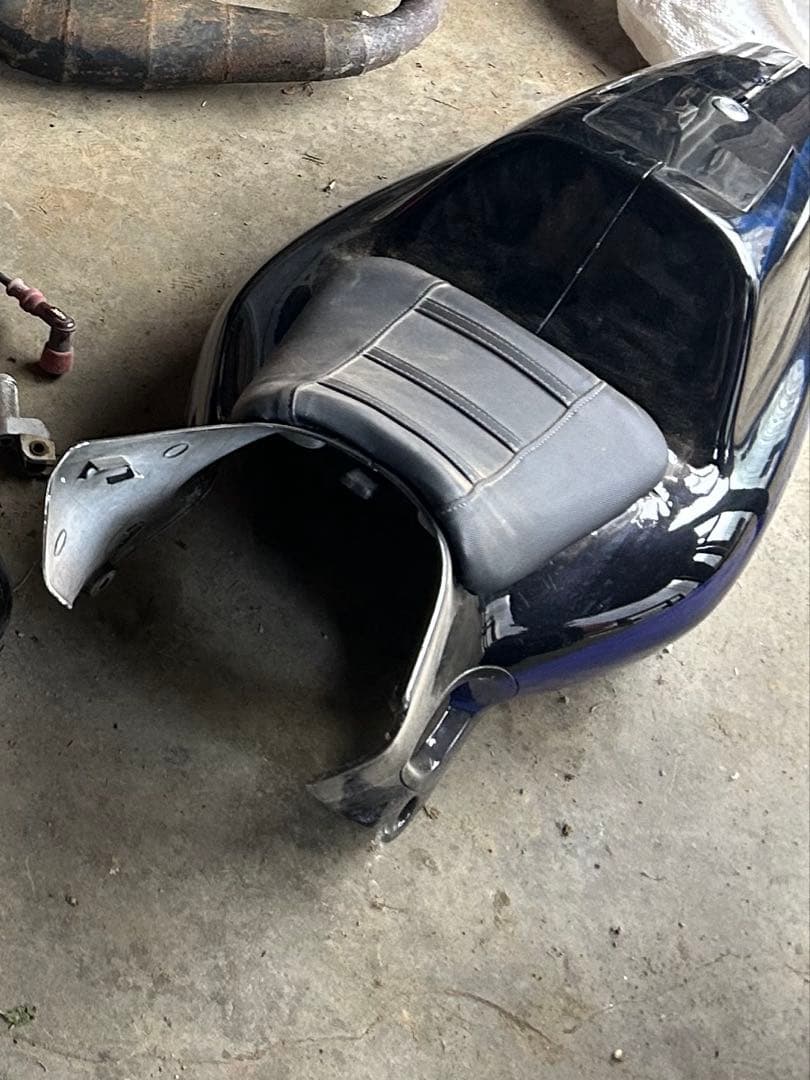 ns1純正テールカウル　社外シート付き