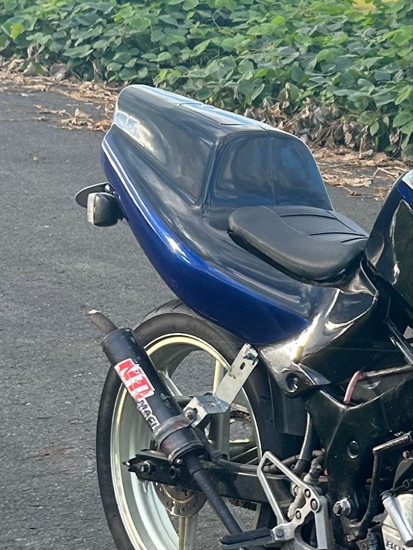 ns1純正テールカウル　社外シート付き