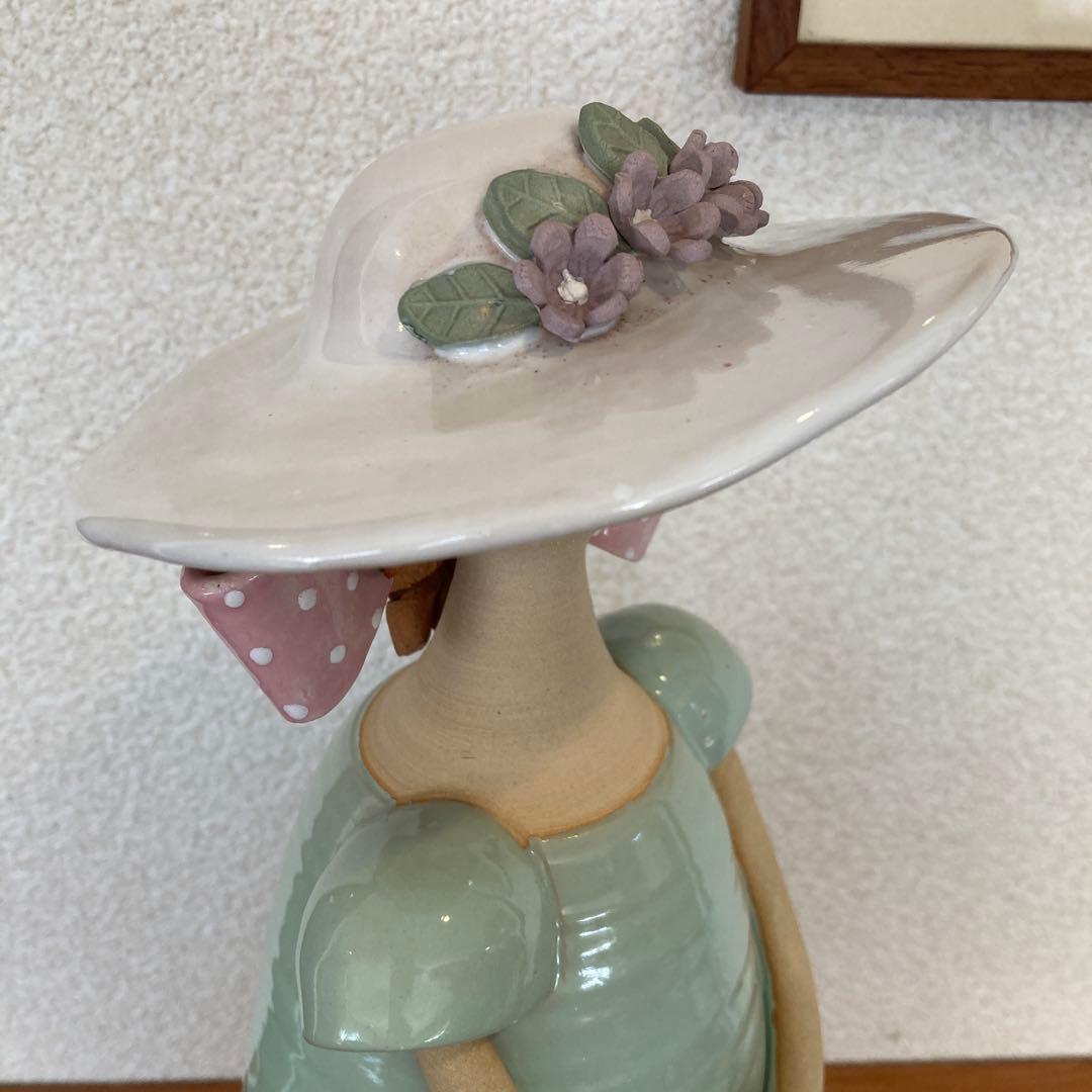 陶人形①　白い帽子　花カゴ　手作り　陶器　作家