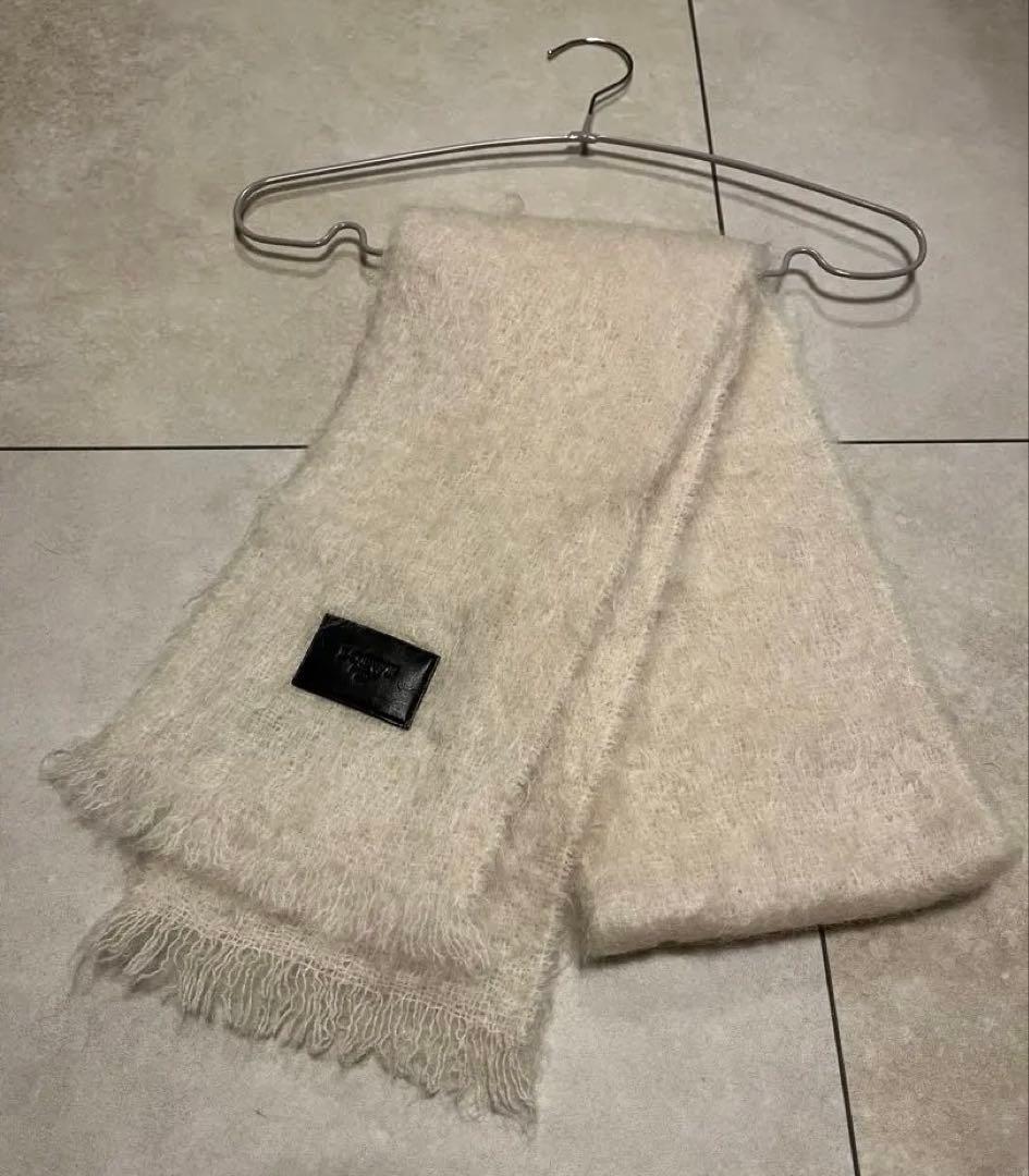 ロエベ　マフラー　オフホワイト　黒　ロゴ　レザー