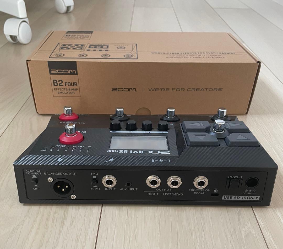 ZOOM B2 FOUR ベースエフェクター 本体+純正ACアダプター