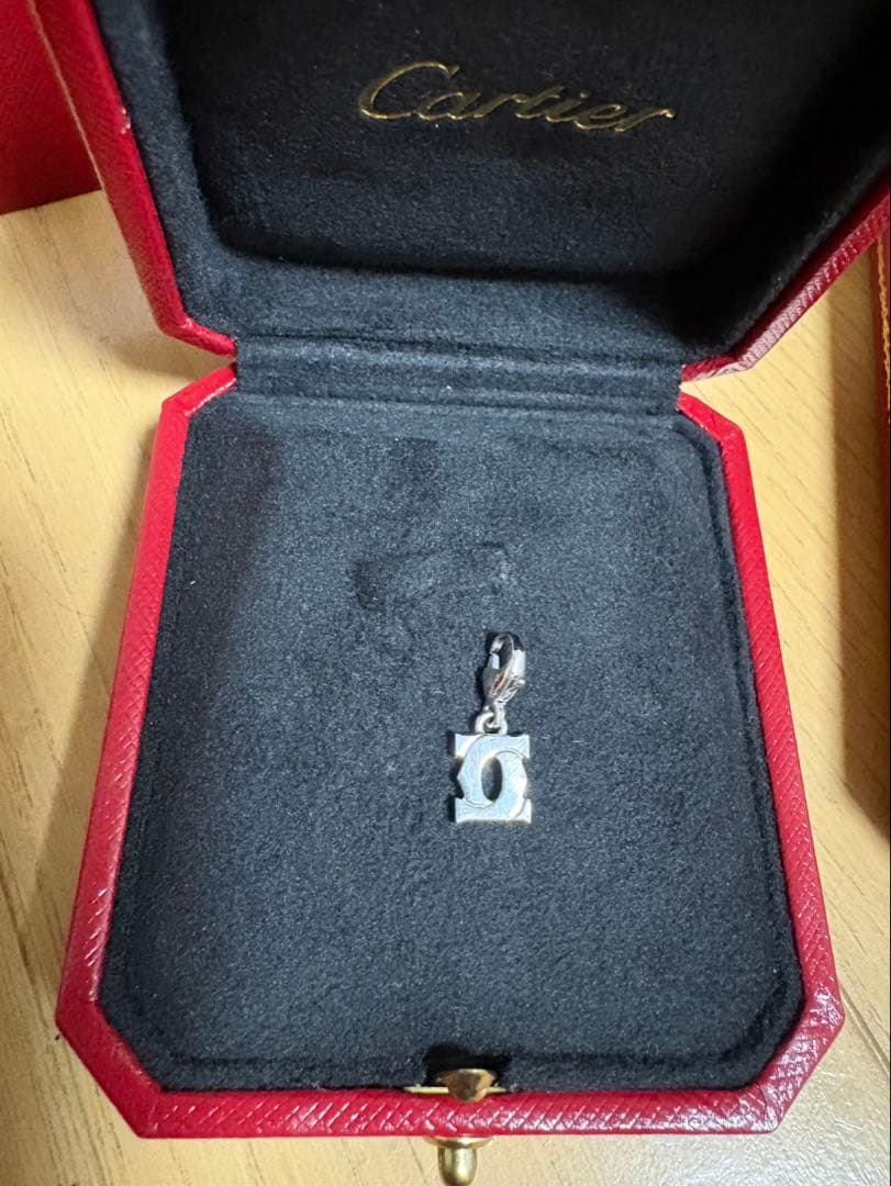 ko56さんせんようCartier シルバー ネックレス ロゴチャーム付き