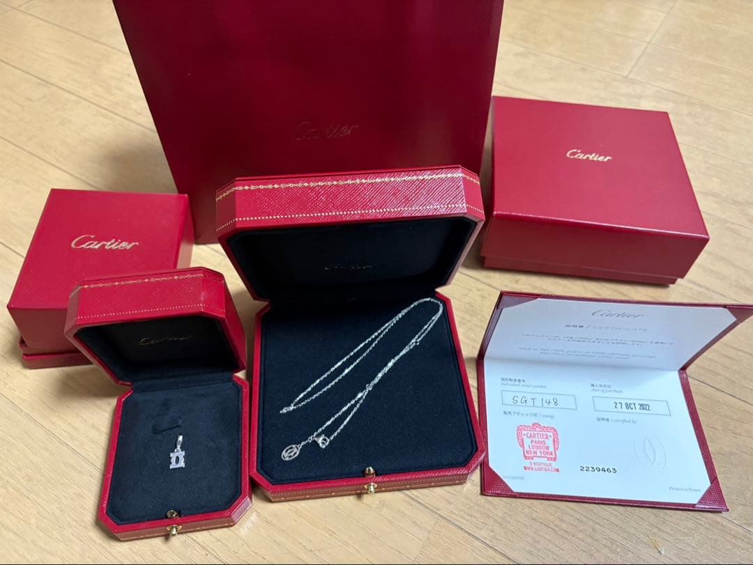 ko56さんせんようCartier シルバー ネックレス ロゴチャーム付き