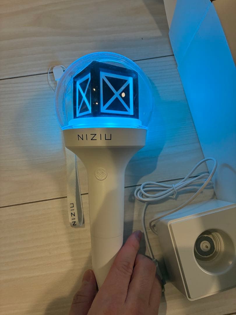 NIZIU ペンライト 充電器付き