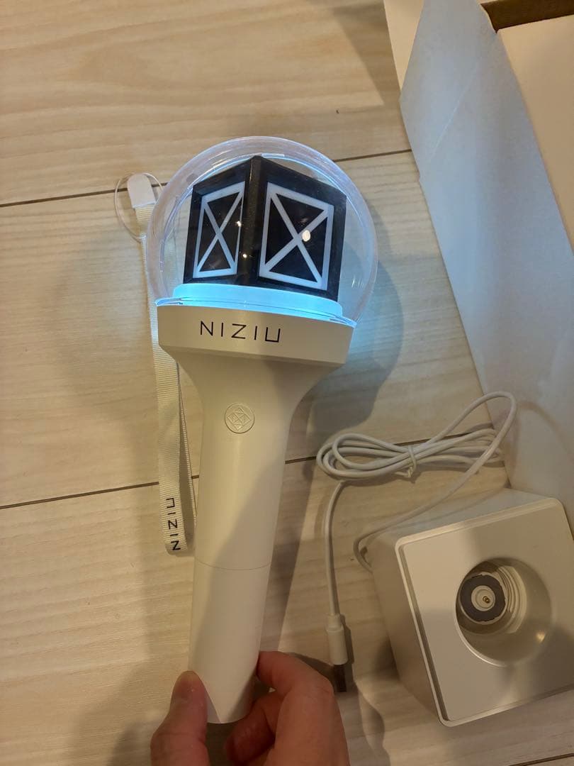 NIZIU ペンライト 充電器付き