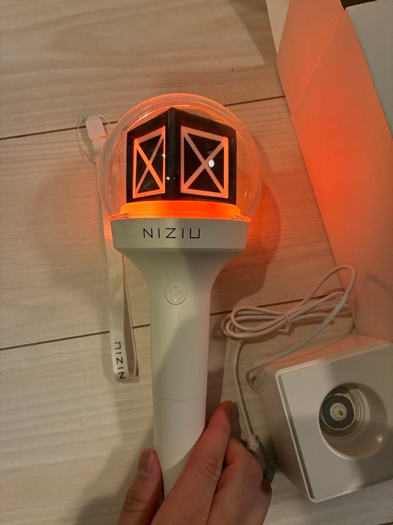 NIZIU ペンライト 充電器付き