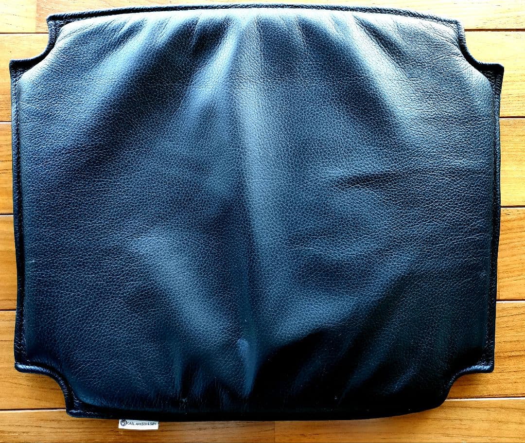 カールハンセン＆サン Yチェア専用クッション 正規品 ブラック レザー