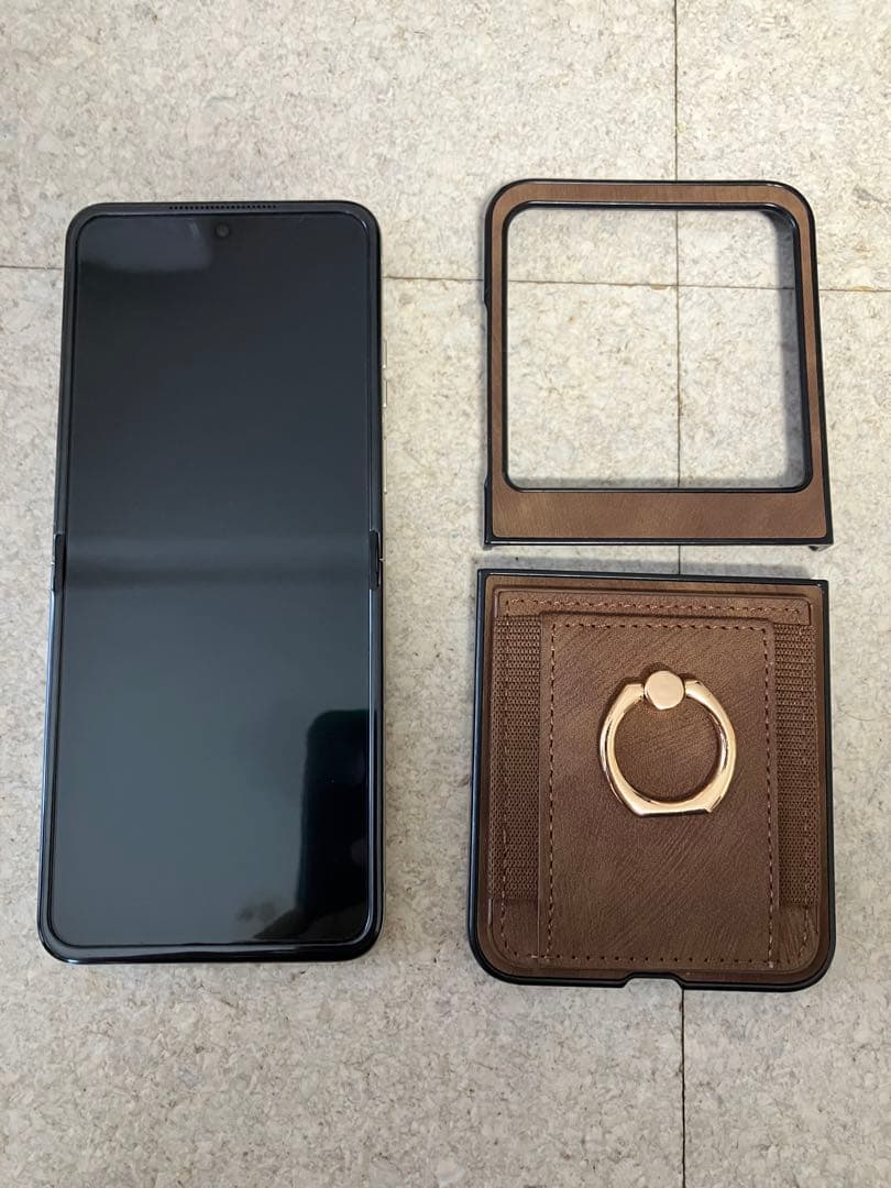 え*み様 【箱付き】Motorola razr 50s本体 サンドクリーム