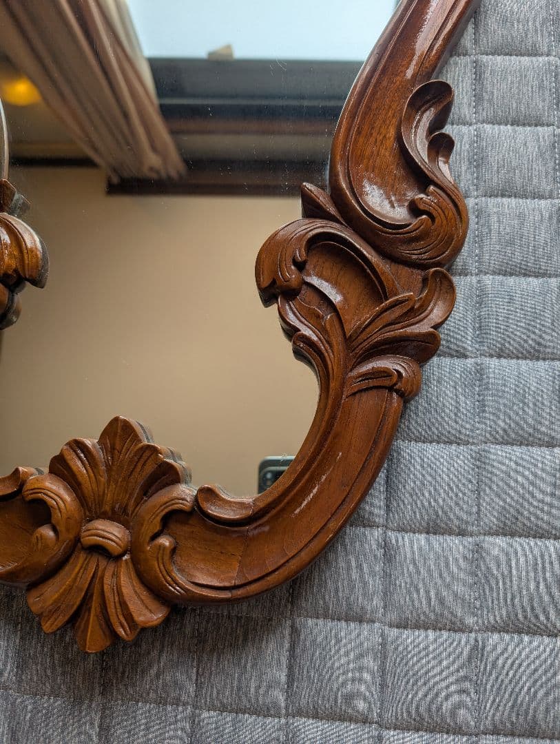 クラシック木製壁掛け鏡