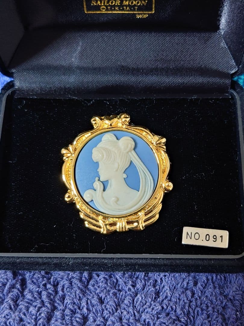 セーラームーン カメオブローチ NO.091