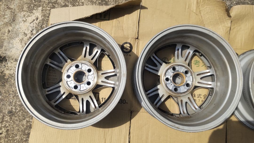 クリス プリウス 純正ホイール 15インチ 30 購入前にコメント下さい。