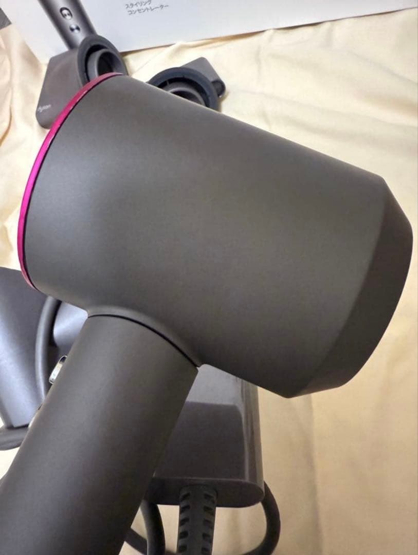 【作動問題なし】ダイソン　ヘアドライヤー　Supersonic Ionic