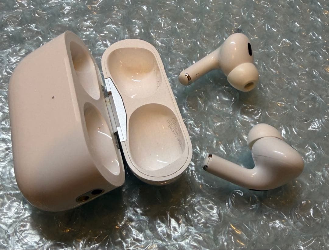 こ*ろ様 AirPods Pro 第2世代 Lightning ワイヤレス充電