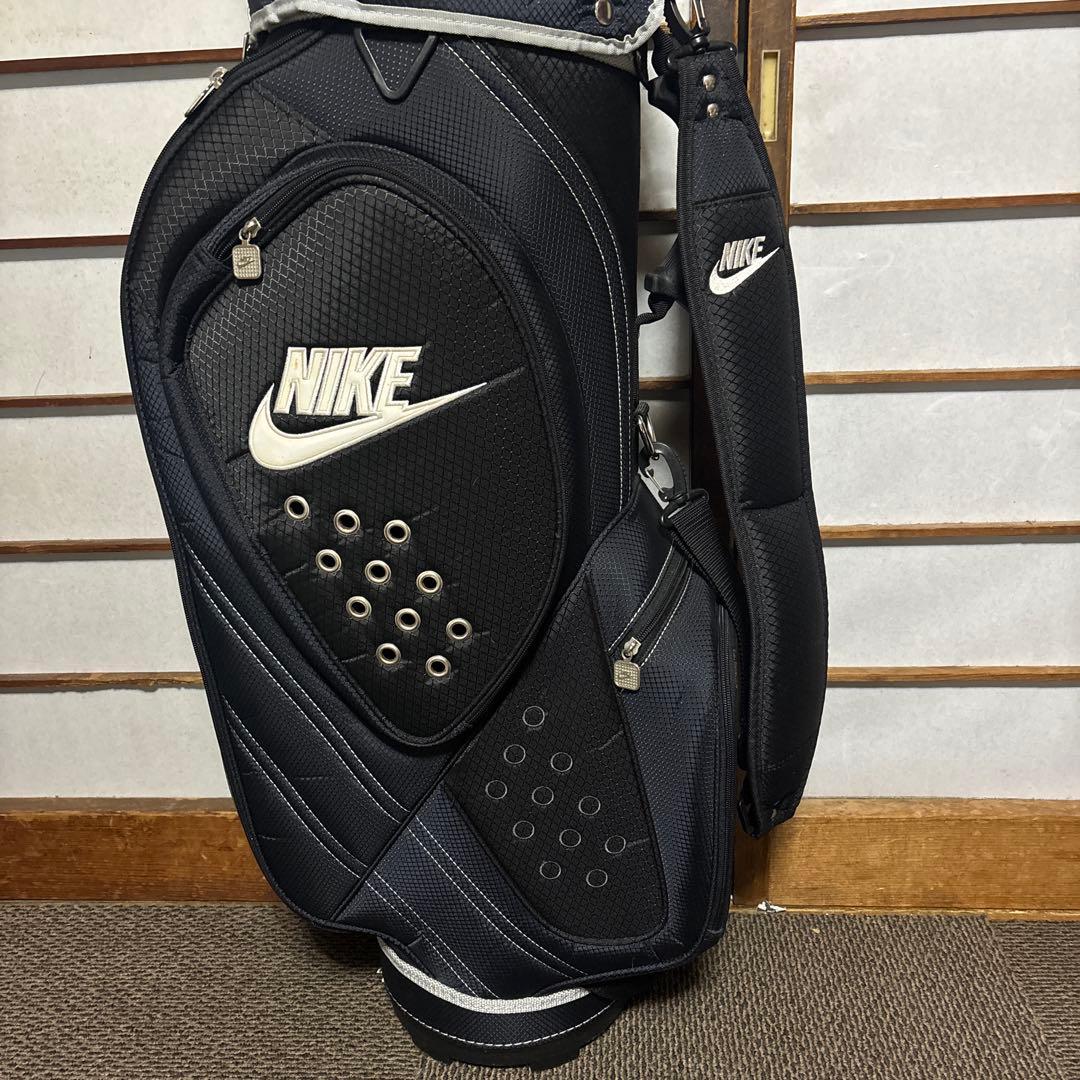 季節外れ値引き！NIKE ゴルフバッグ ネイビー&オデッセイパターセット