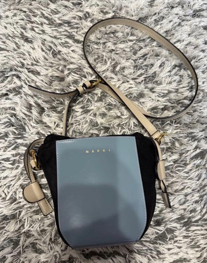 MARNI ショルダーバッグ ライトブルー/ブラック