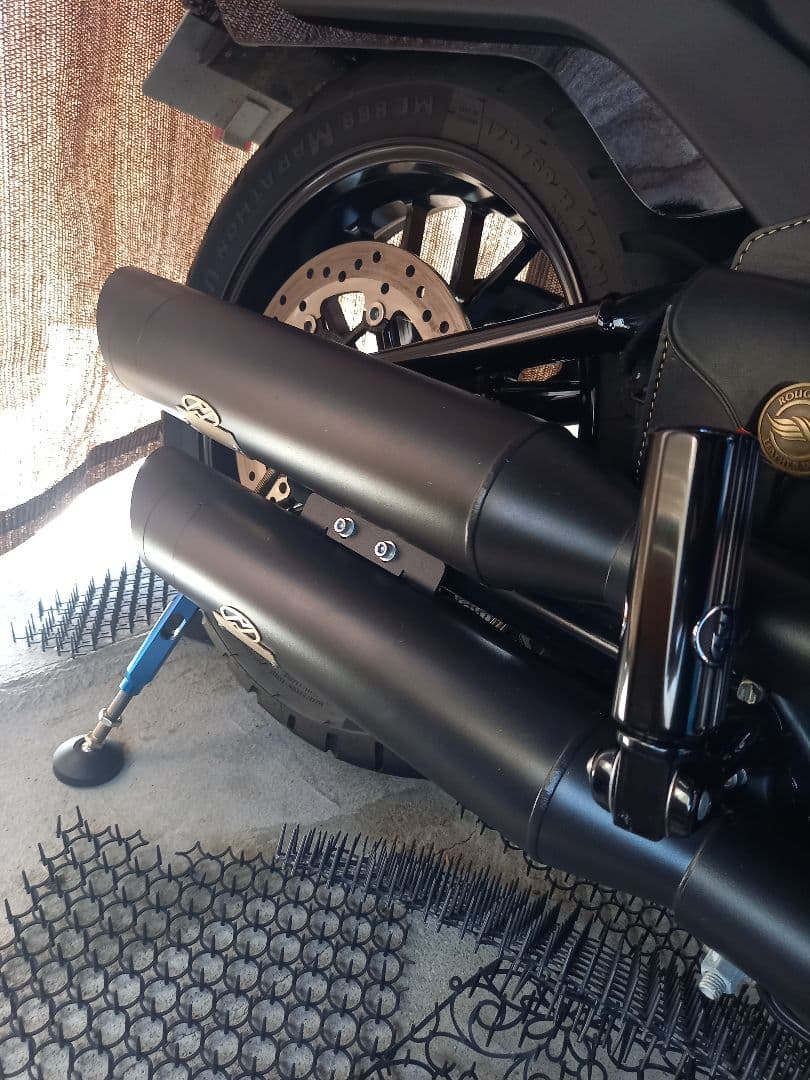 HHHハーレーソフテイルM8マフラー