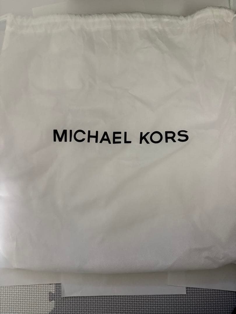 『新品未使用』マイケルコース　MICHAEL KORS ボディバッグ　メンズ