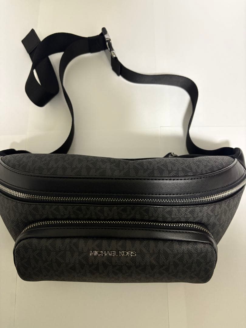 『新品未使用』マイケルコース　MICHAEL KORS ボディバッグ　メンズ